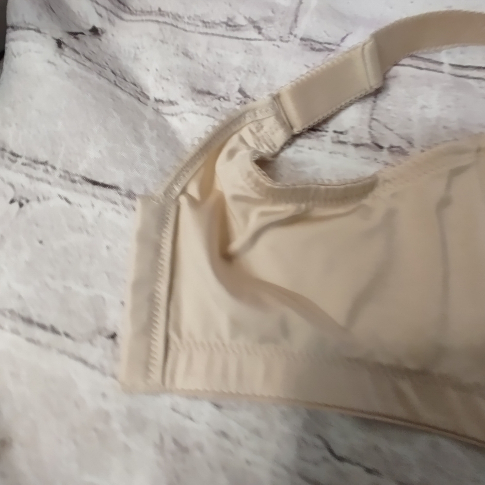 Wacoal Basic Beauty Satin Unlined Underwire Beige Bra 38DDD NWT - Picture 10 of 14